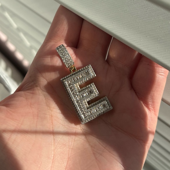 Blinged out E pendant cubic zirconia sterling silver 925 gold and silver - Picture 2 of 7